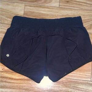 Lululemon shorts size 6